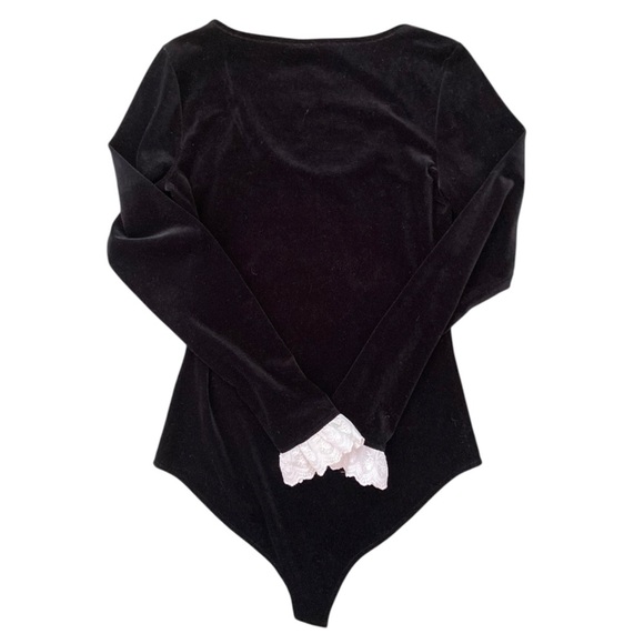 & Other Stories Velvet Bodysuit in Black Long Sleeves with White Lace Detailing - Picture 2 of 8